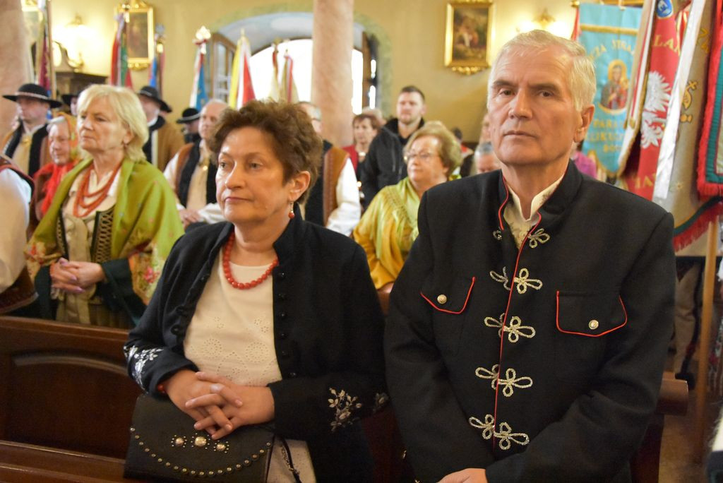 Związek Podhalan w Klikuszowej ze sztandarem