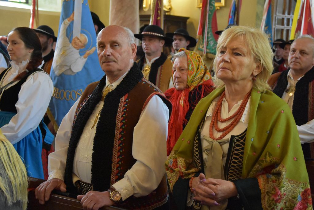 Związek Podhalan w Klikuszowej ze sztandarem