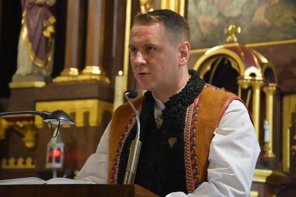 Związek Podhalan w Klikuszowej ze sztandarem
