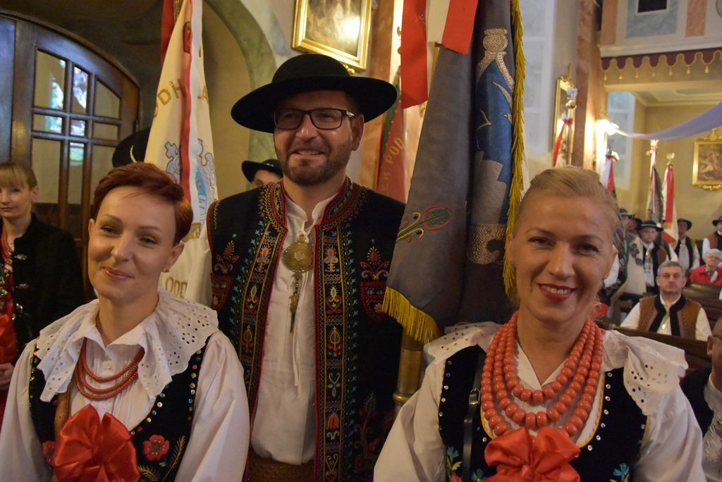 Związek Podhalan w Klikuszowej ze sztandarem