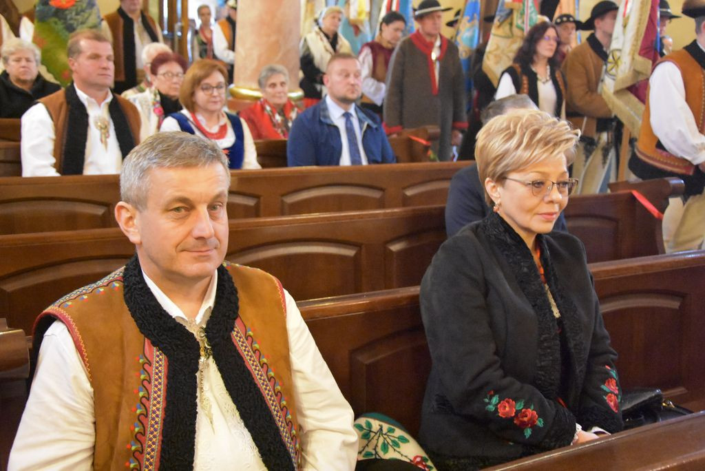 Związek Podhalan w Klikuszowej ze sztandarem