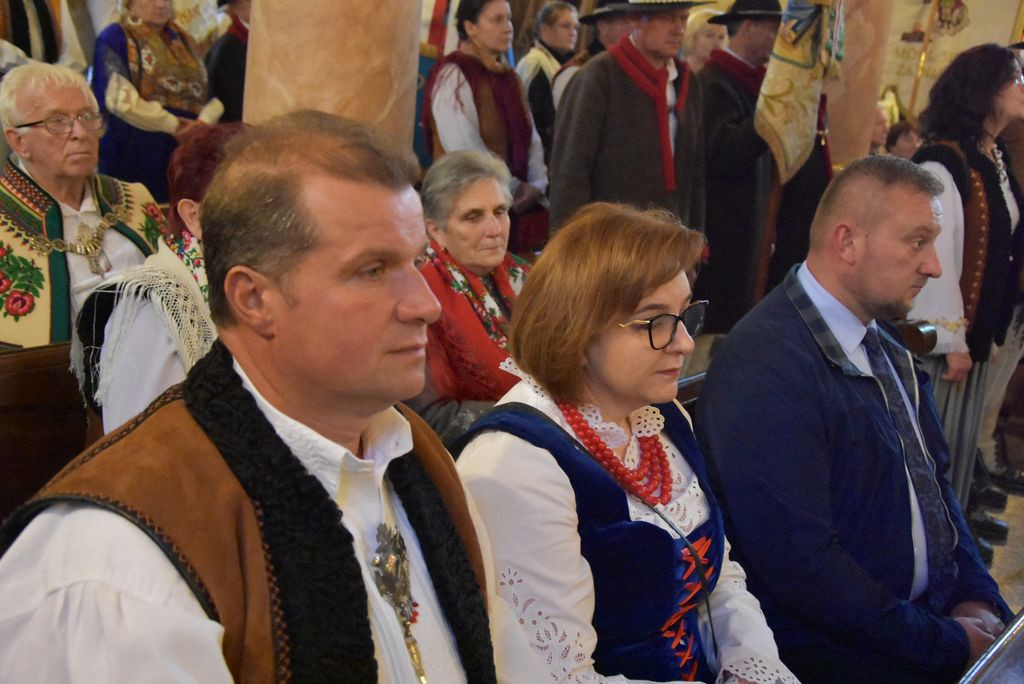 Związek Podhalan w Klikuszowej ze sztandarem