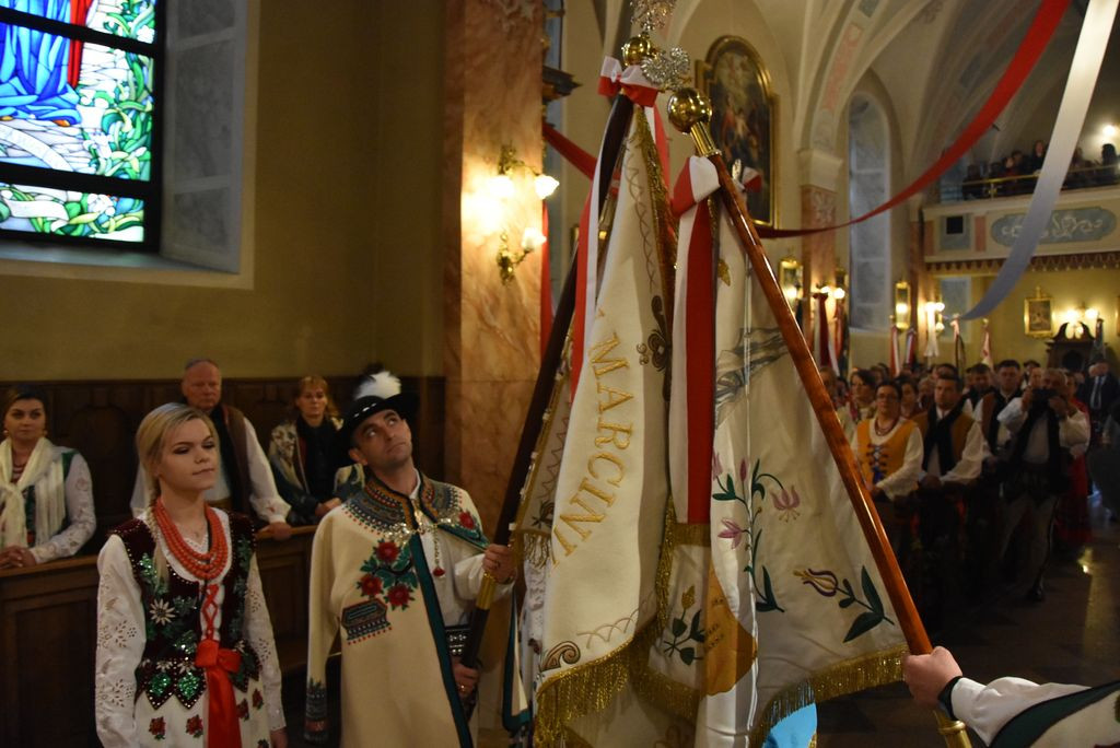 Związek Podhalan w Klikuszowej ze sztandarem