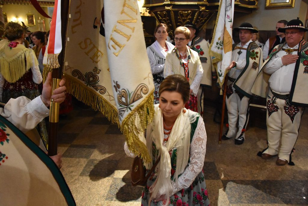 Związek Podhalan w Klikuszowej ze sztandarem