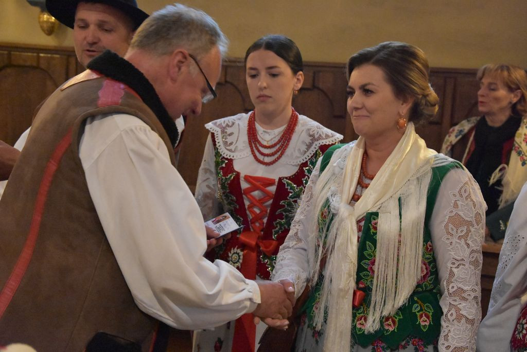 Związek Podhalan w Klikuszowej ze sztandarem