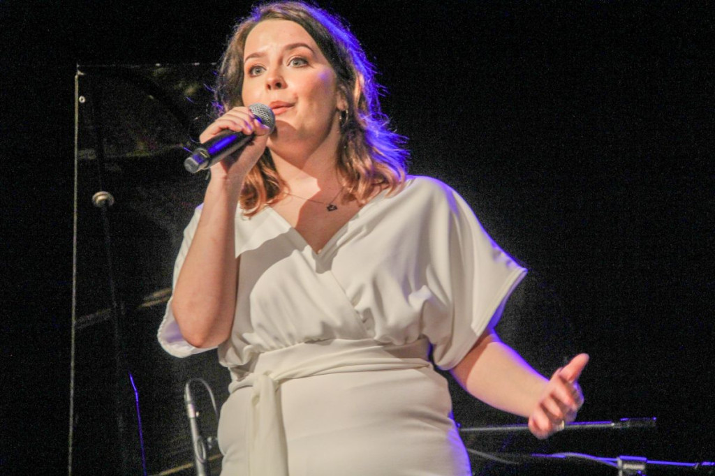 Natalia Niemen, Young Stars i niezwykły spektakl Wybieleni w nowotarskim MCK
