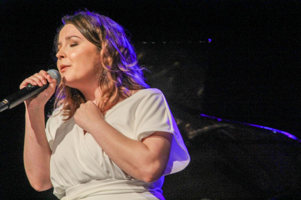 Natalia Niemen, Young Stars i niezwykły spektakl Wybieleni w nowotarskim MCK