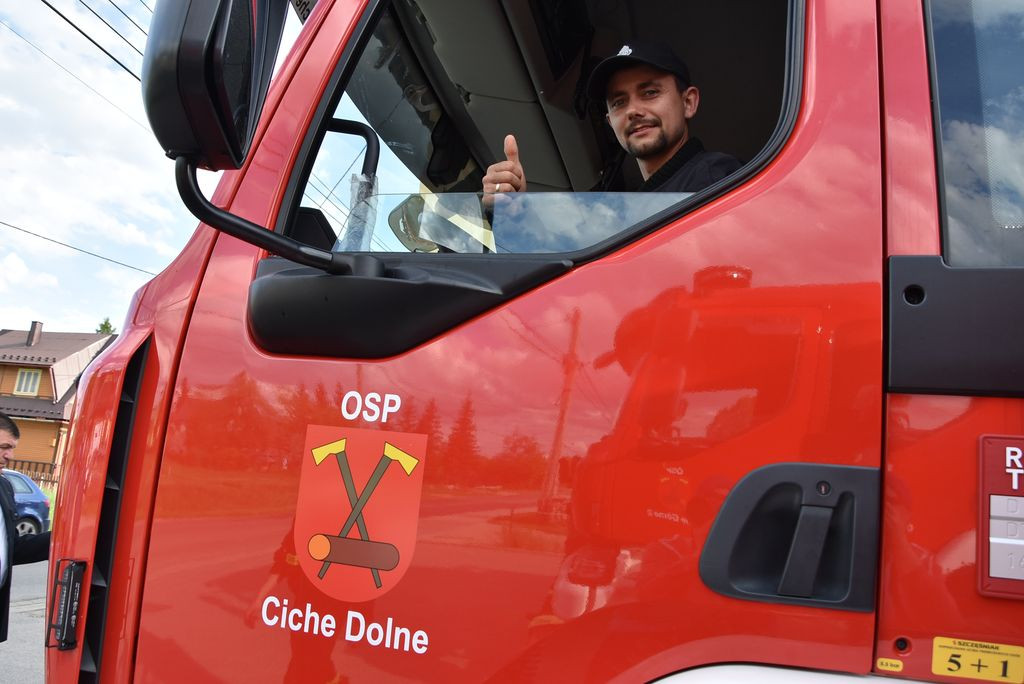 Ciche z nowymi wozami strażackimi