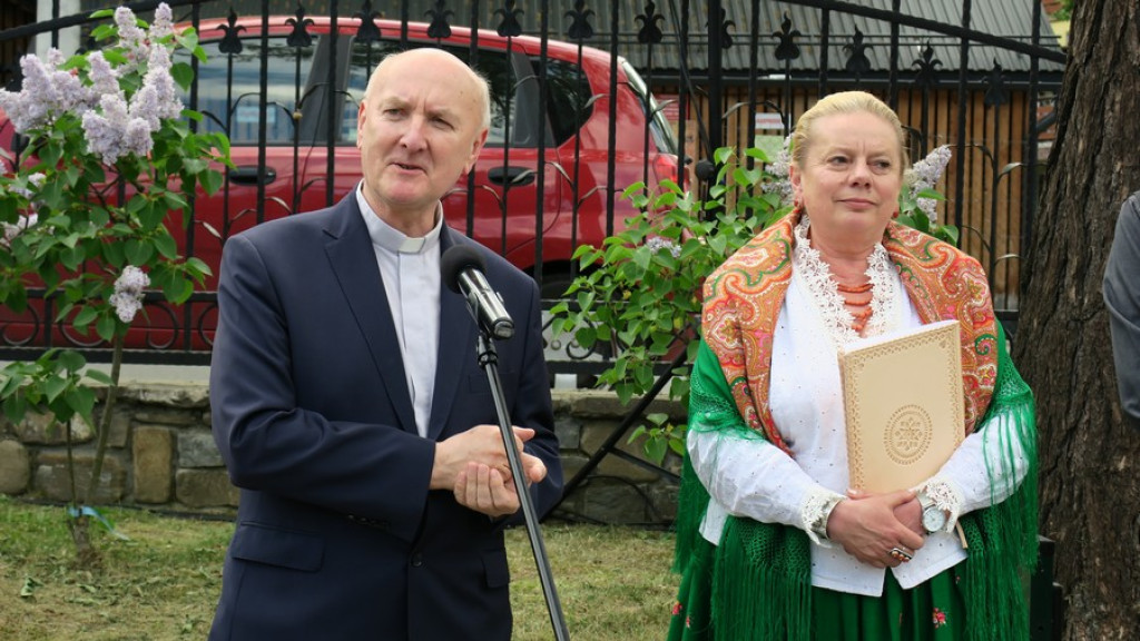 Błogosławione chwile w Czerwonym Dworze