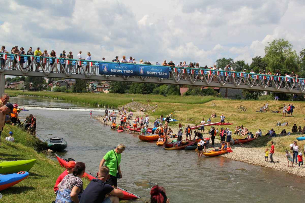 Kajakarze ruszyli Dunajcem