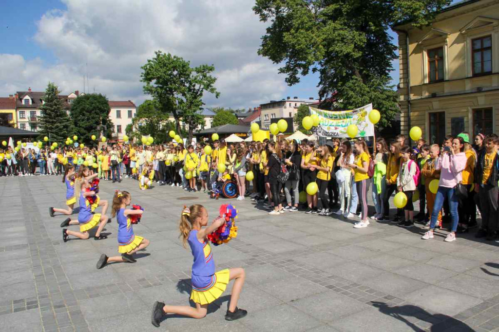 Żonkilowy Marsz i niewzwykły koncert w nowotarskim MCK