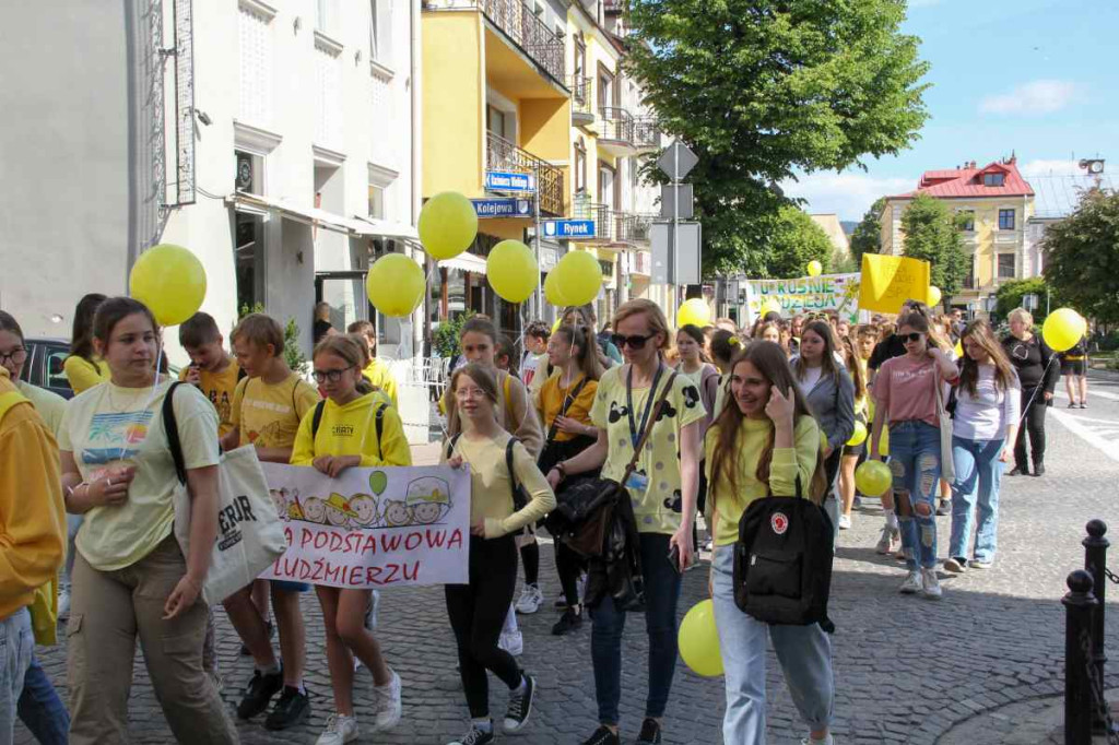Żonkilowy Marsz i niewzwykły koncert w nowotarskim MCK