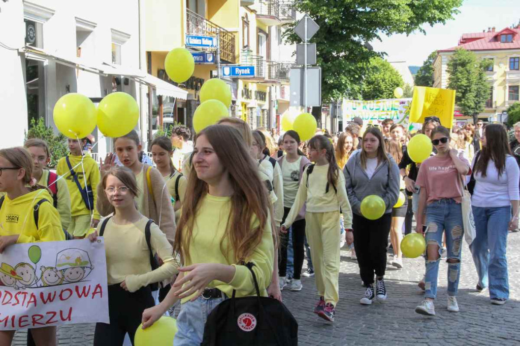 Żonkilowy Marsz i niewzwykły koncert w nowotarskim MCK
