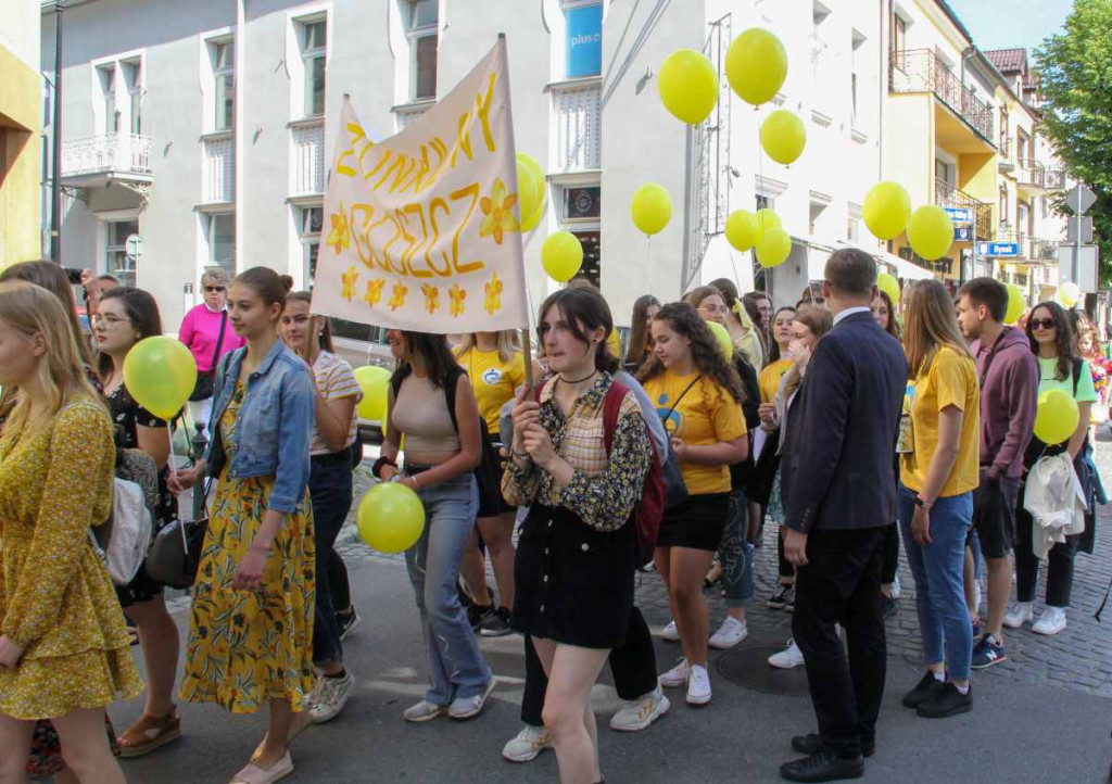 Żonkilowy Marsz i niewzwykły koncert w nowotarskim MCK