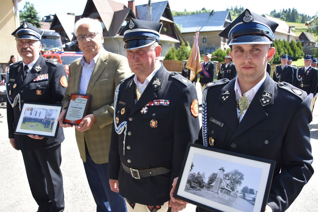OSP Ratułów Górny z nowymi samochodami