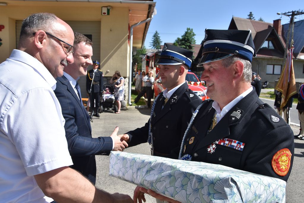 OSP Ratułów Górny z nowymi samochodami
