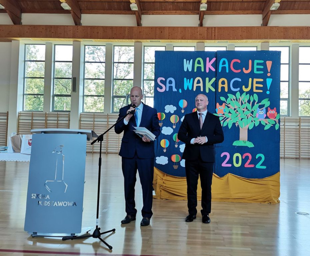 Świadectwa rozdane, wakacje czekają