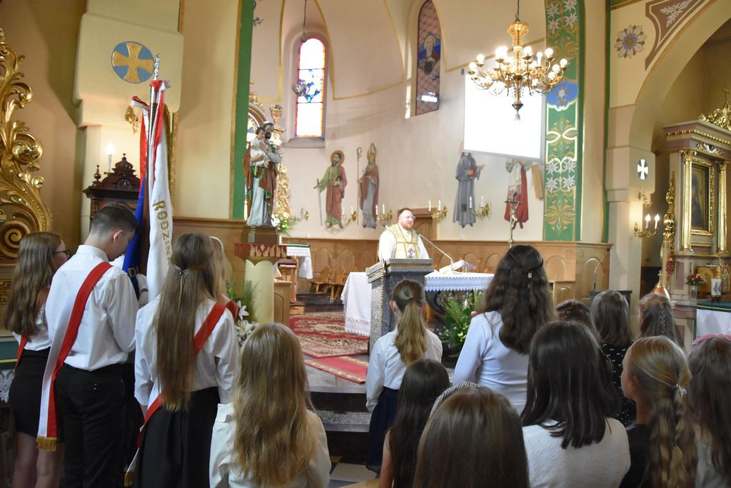 Świadectwa rozdane, wakacje czekają