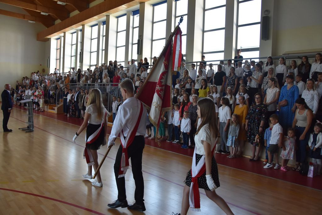 Świadectwa rozdane, wakacje czekają