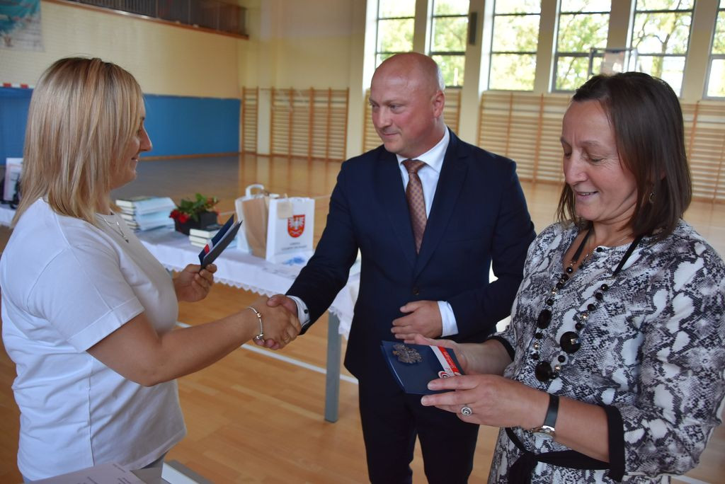 Świadectwa rozdane, wakacje czekają