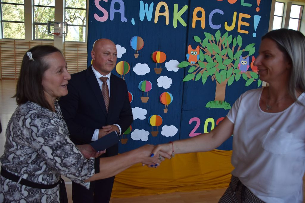 Świadectwa rozdane, wakacje czekają