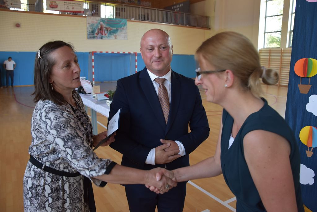 Świadectwa rozdane, wakacje czekają