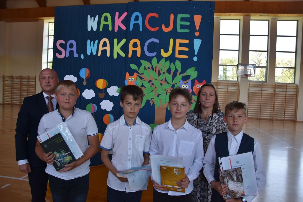 Świadectwa rozdane, wakacje czekają
