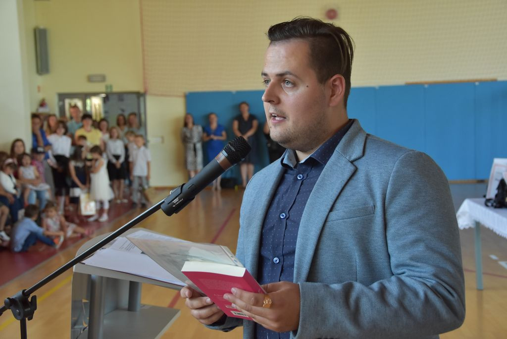 Świadectwa rozdane, wakacje czekają