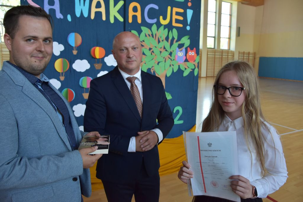 Świadectwa rozdane, wakacje czekają