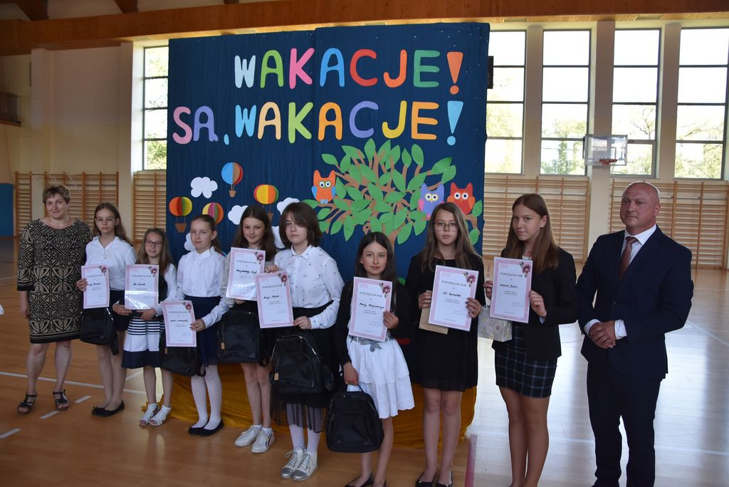 Świadectwa rozdane, wakacje czekają