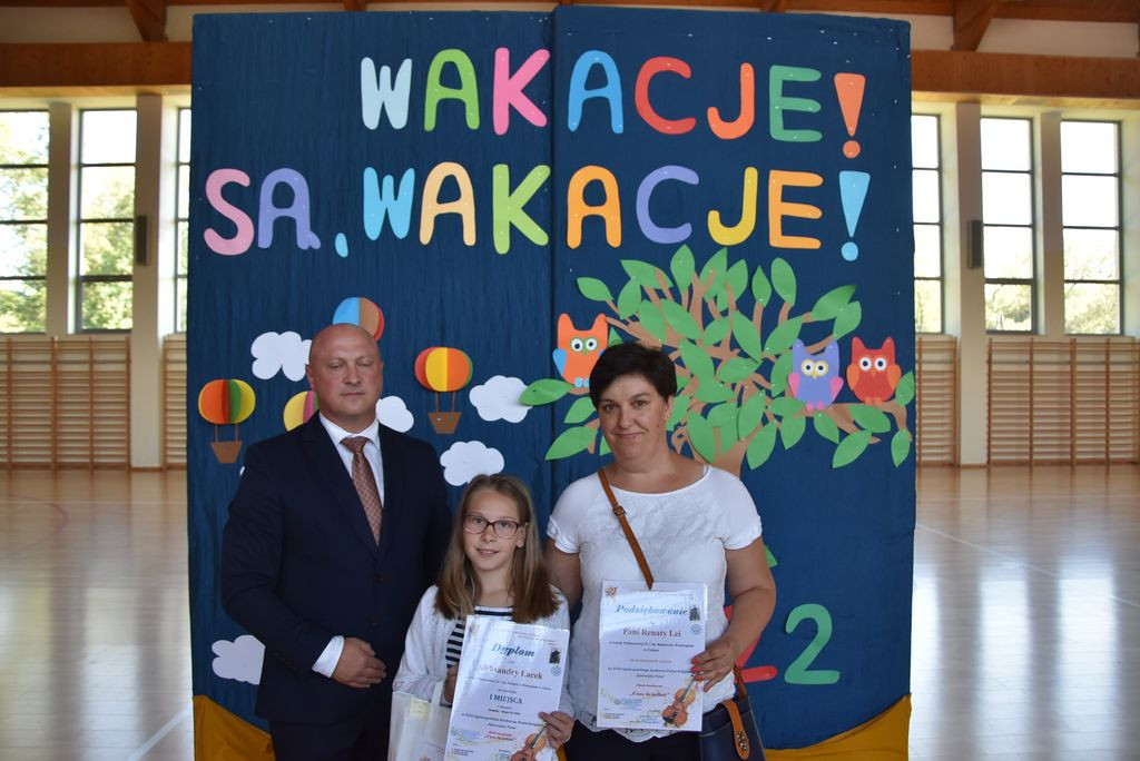 Świadectwa rozdane, wakacje czekają
