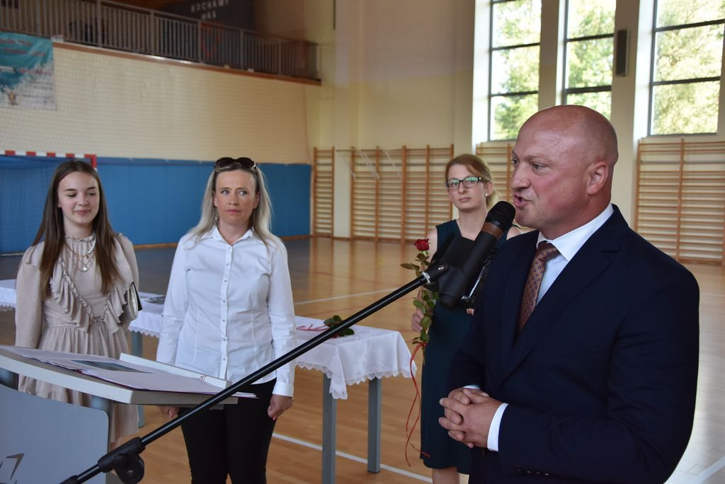 Świadectwa rozdane, wakacje czekają