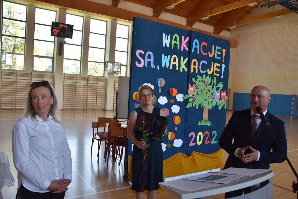 Świadectwa rozdane, wakacje czekają