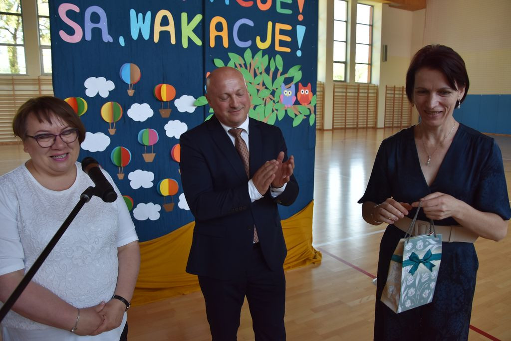 Świadectwa rozdane, wakacje czekają
