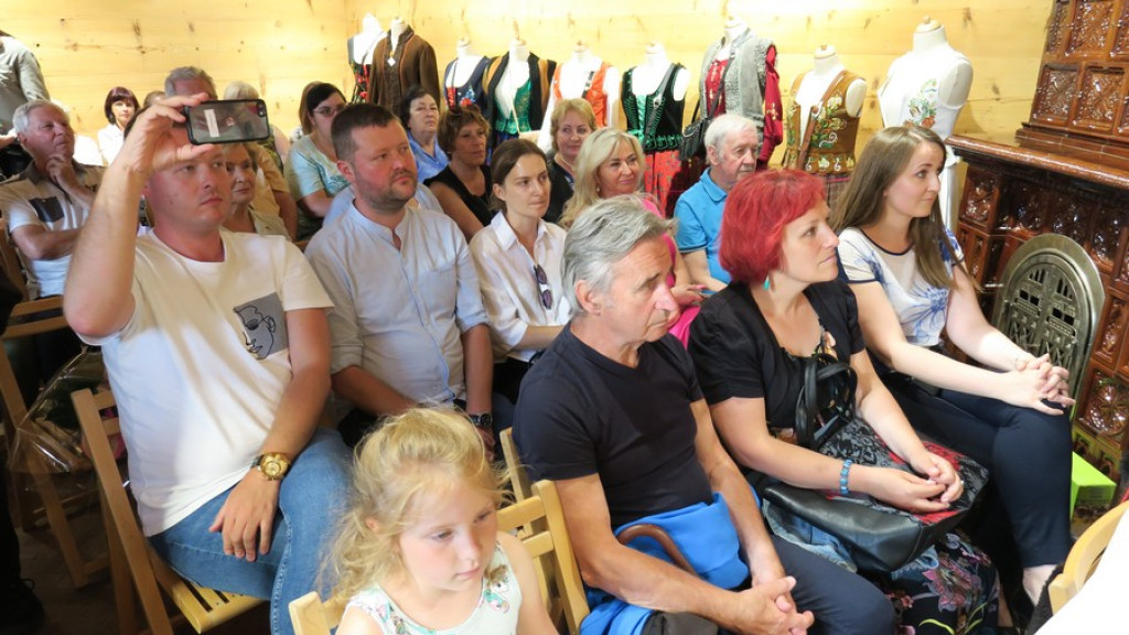 Dzielna Franka w Czerwonym Dworze