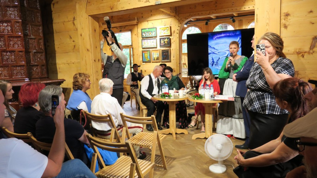 Dzielna Franka w Czerwonym Dworze