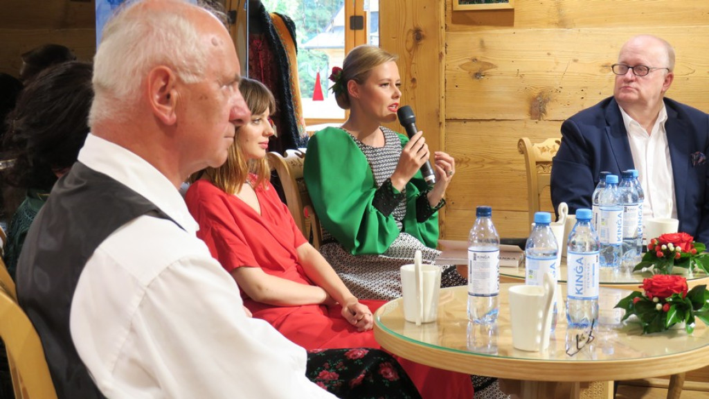 Dzielna Franka w Czerwonym Dworze