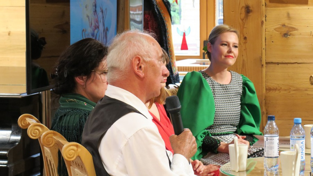 Dzielna Franka w Czerwonym Dworze