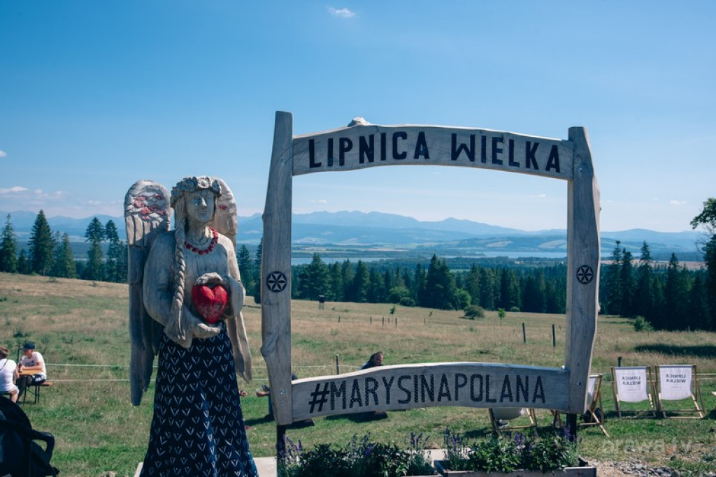 Rzeźbili świątki na Marysinej Polanie