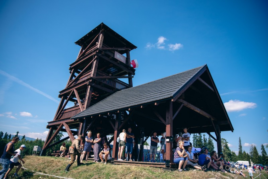 Rzeźbili świątki na Marysinej Polanie