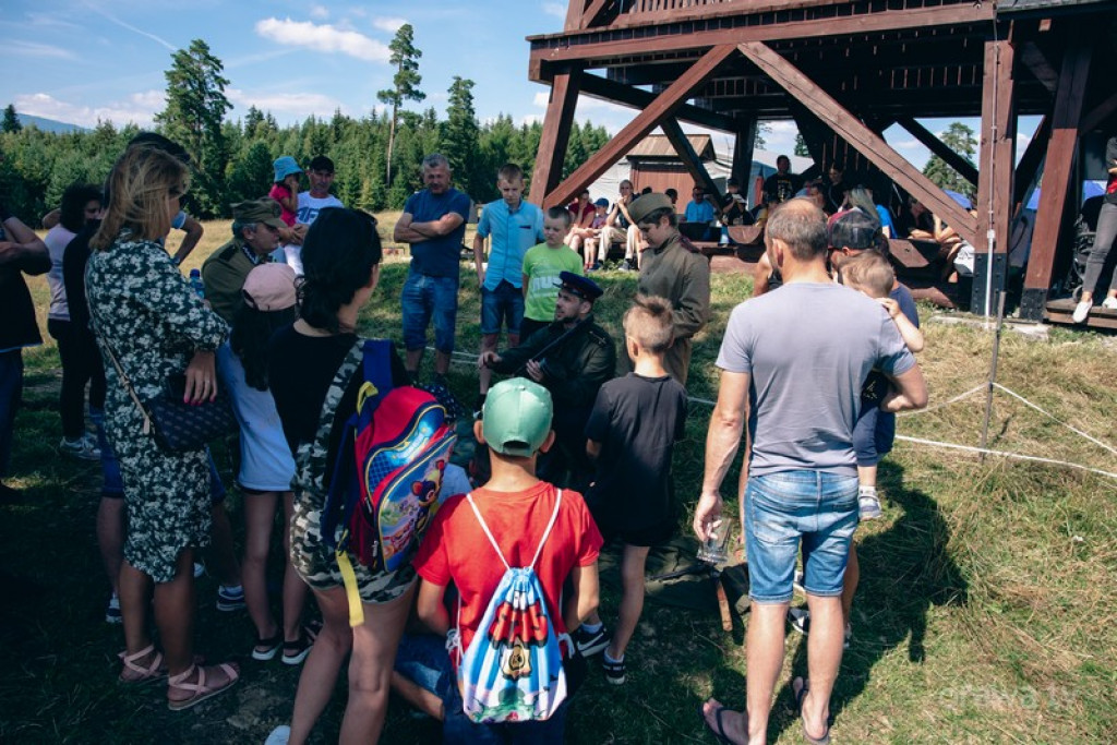 Rzeźbili świątki na Marysinej Polanie