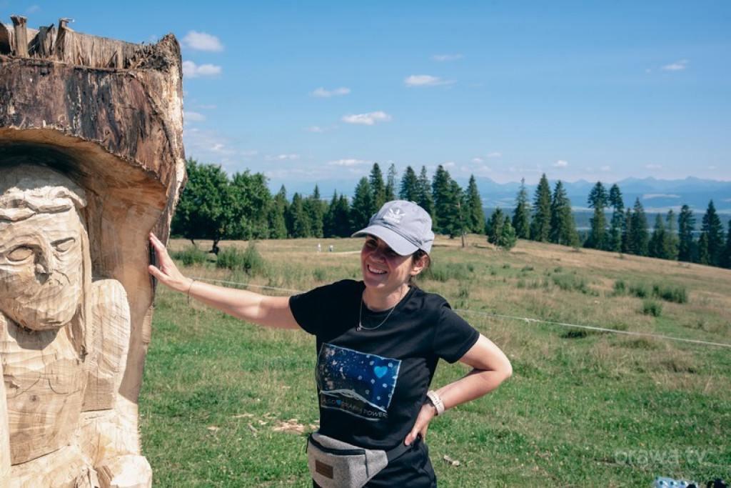 Rzeźbili świątki na Marysinej Polanie