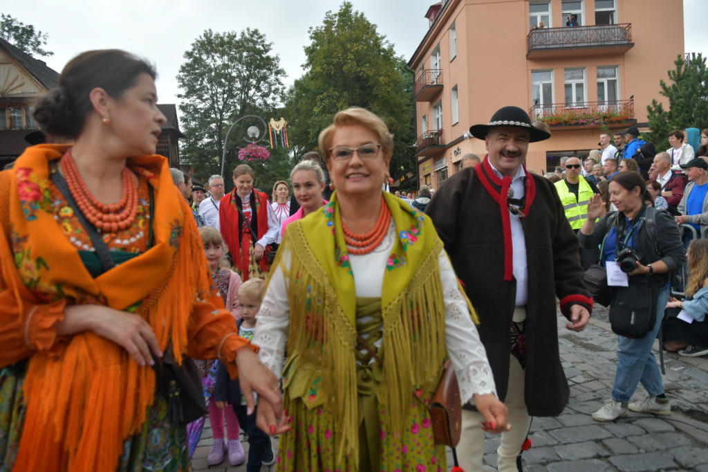 Barwny korowód festiwalowy