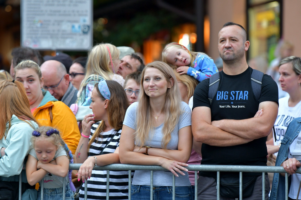 Barwny korowód festiwalowy