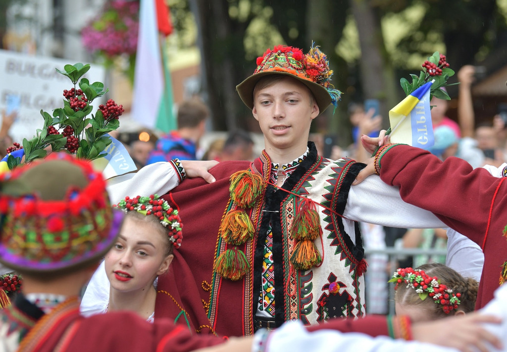 Barwny korowód festiwalowy