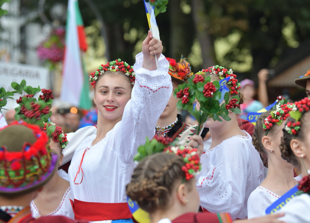 Barwny korowód festiwalowy