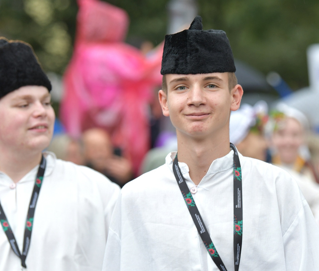Barwny korowód festiwalowy