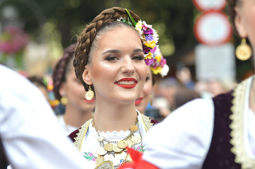 Barwny korowód festiwalowy