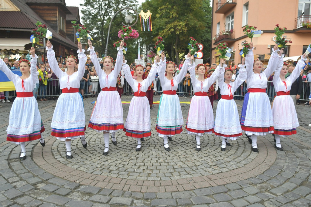 Barwny korowód festiwalowy