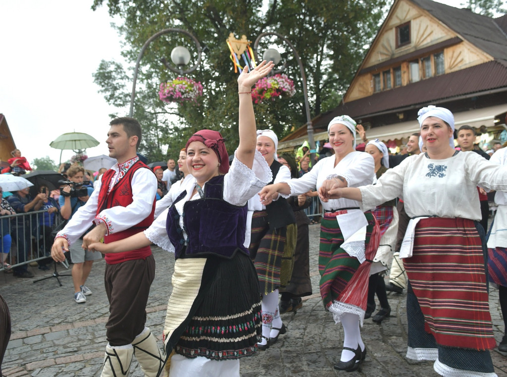 Barwny korowód festiwalowy